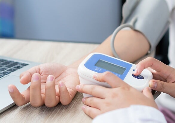 Blood pressure test - NHS